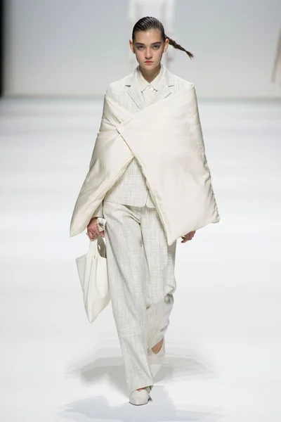 Look 50
